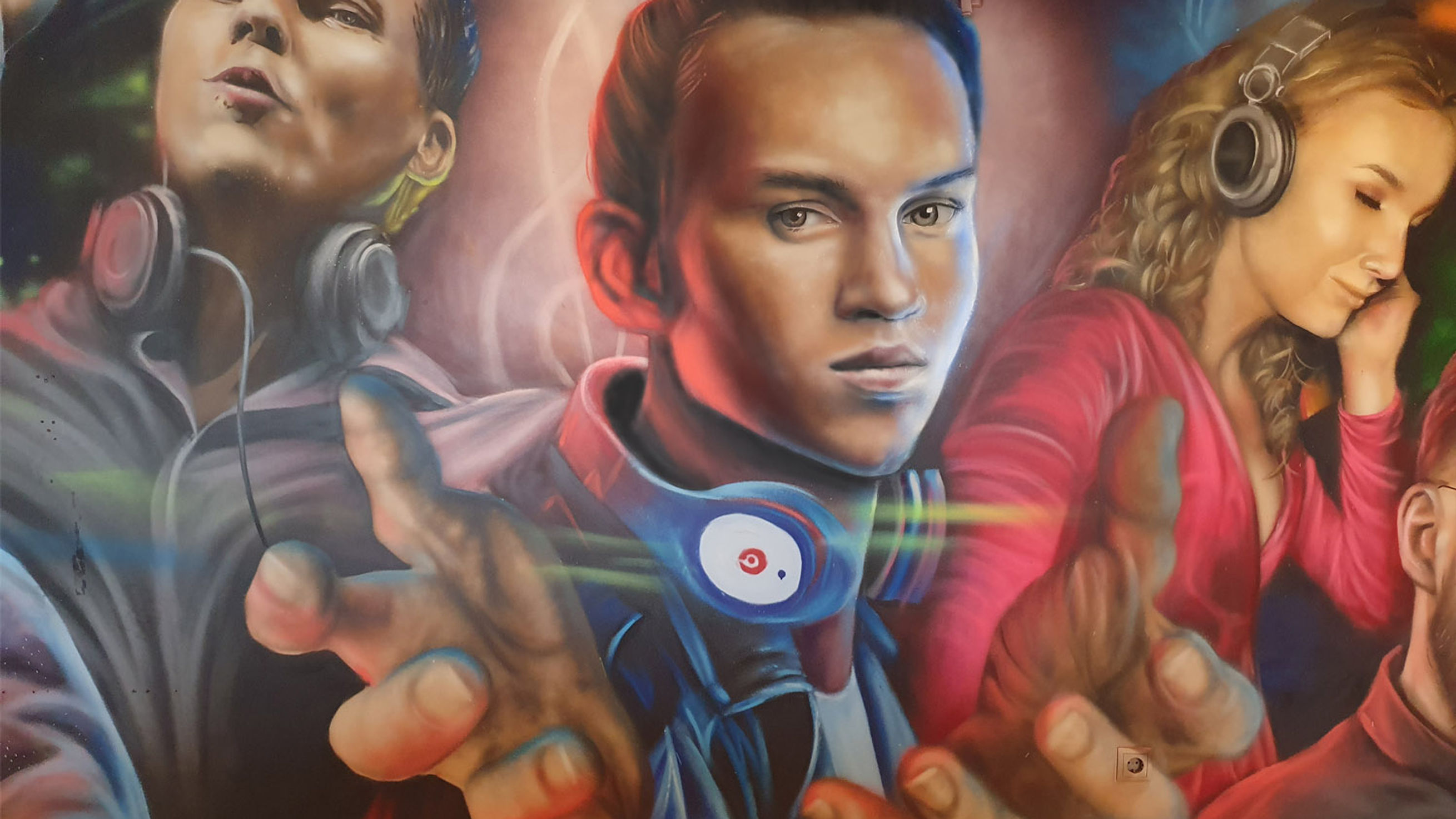 Painting Famous DJ's!